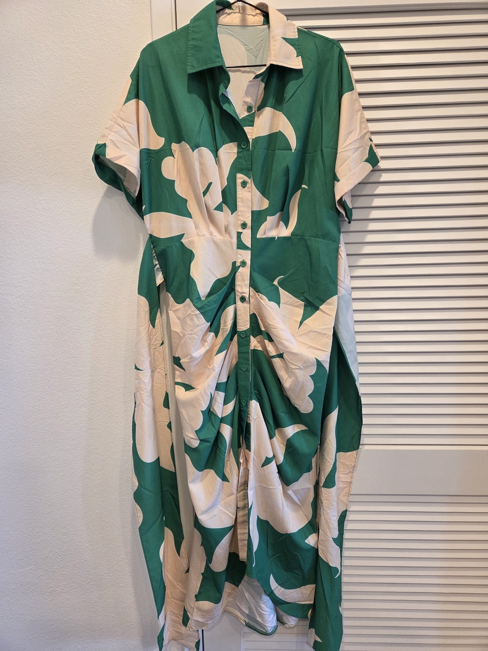Like New Women's Green and Cream Button-Front Elegant Midi Dress - Size L